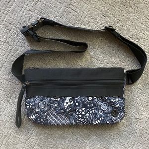 Lululemon Free Spirit bag 🍋